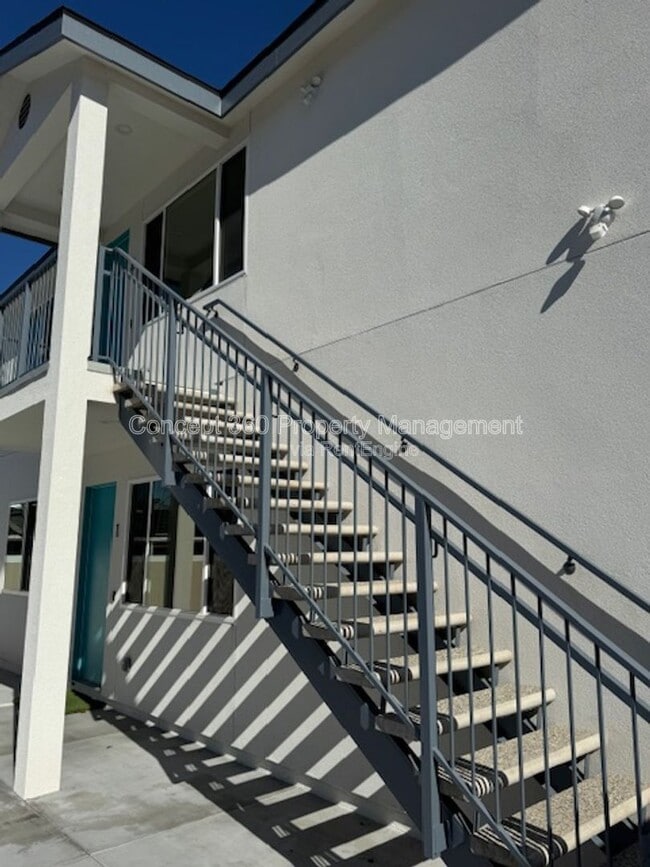 Building Photo - 6170 Briercrest Ave