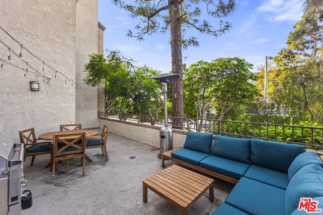 Building Photo - 8110 Manitoba St