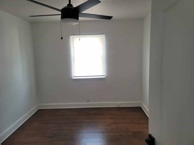 Building Photo - 1210 E Broad St