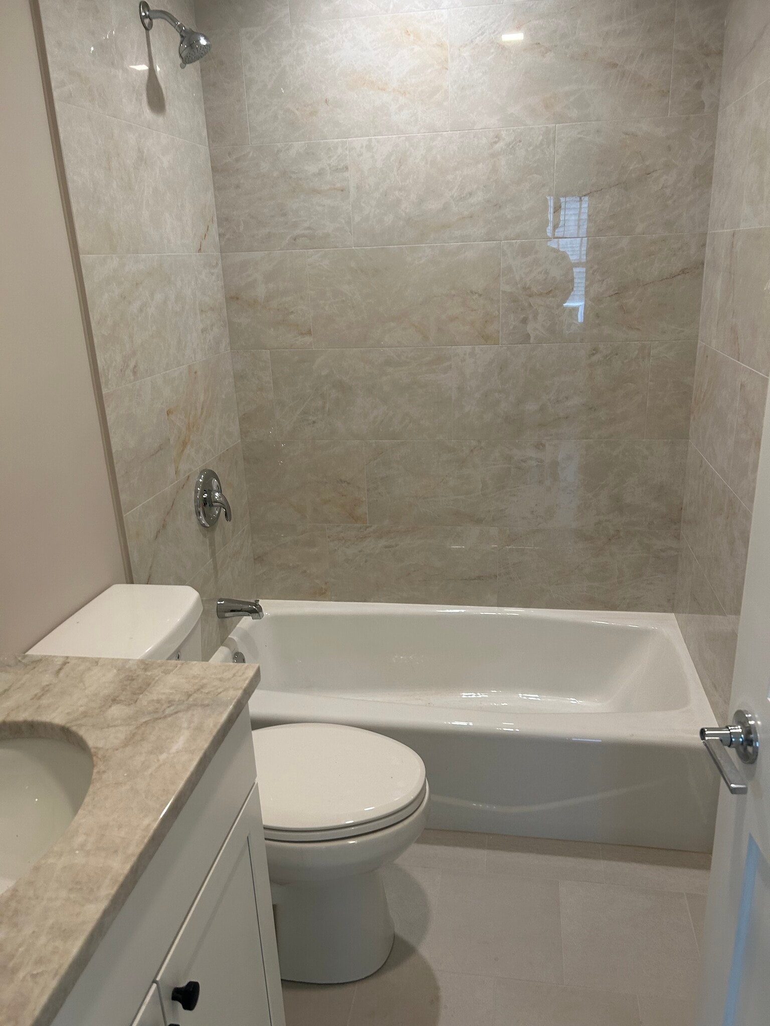 Bathroom - 2128 W Leland Ave