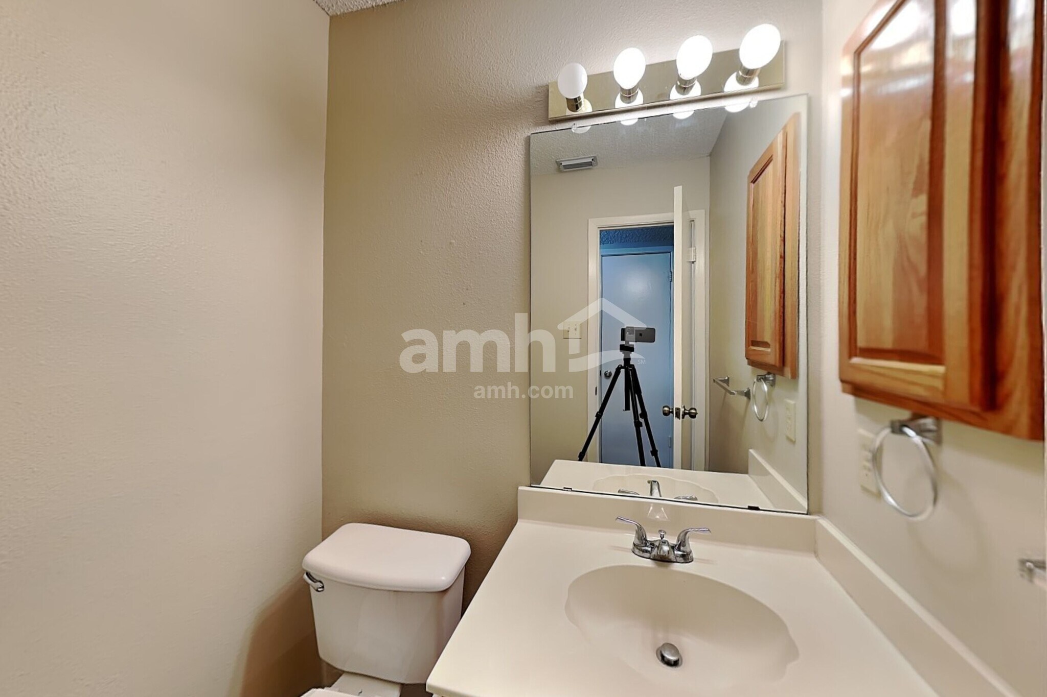 Building Photo - 4611 Camas