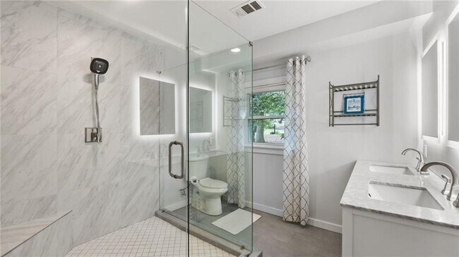 Building Photo - 204 Cold Creek Dr