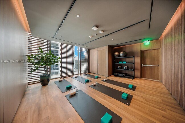 Building Photo - 1400 Biscayne Blvd