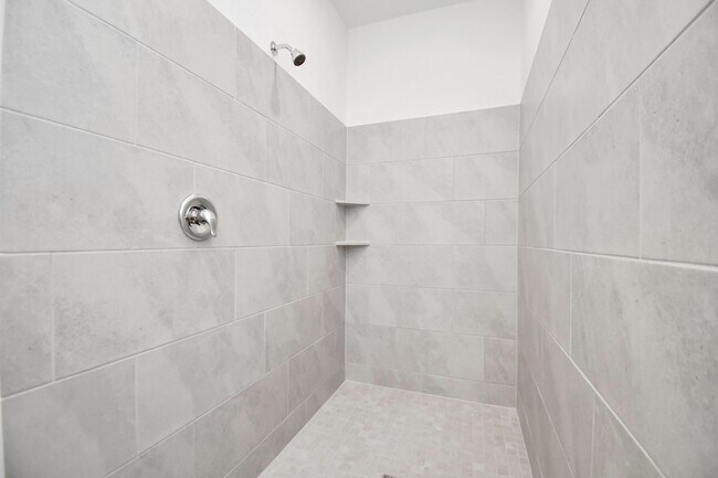 Building Photo - 934 Garden Path Dr