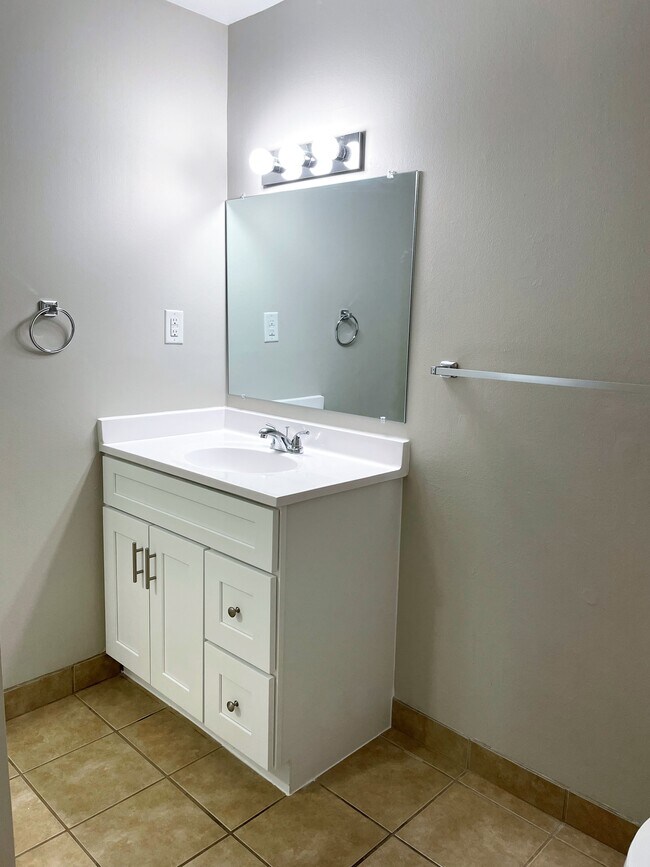 Building Photo - Conlin Park Apartments