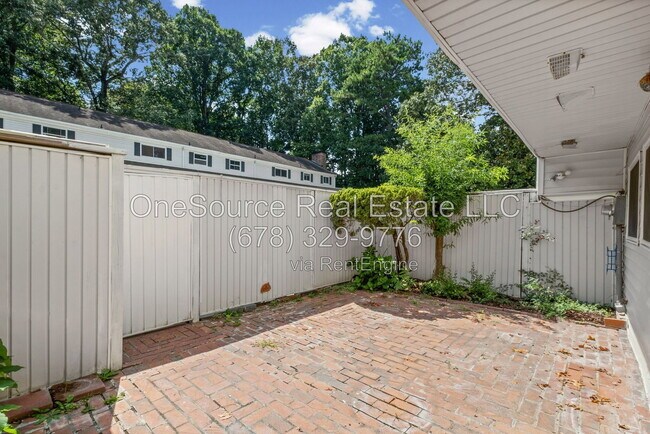 Building Photo - 7312 Cardigan Cir NE