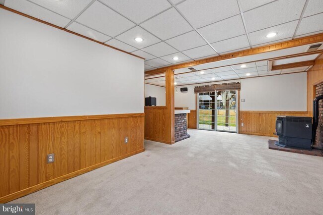 Building Photo - 1302 Squire Ln