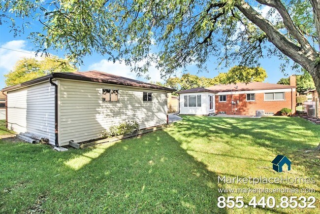 Building Photo - 14240 Adams Ave