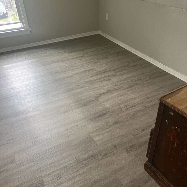 Building Photo - 3233 W 50th St