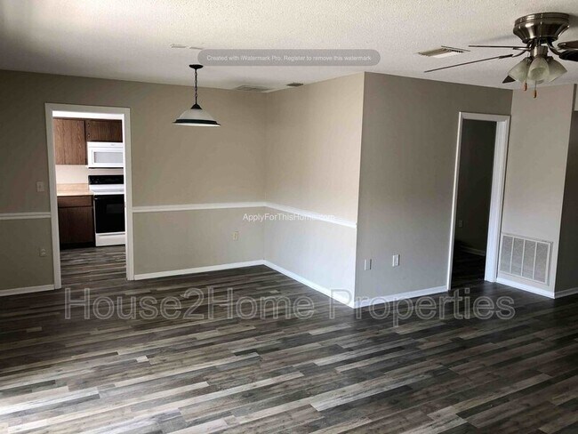 Building Photo - 1158 Brook Dr W