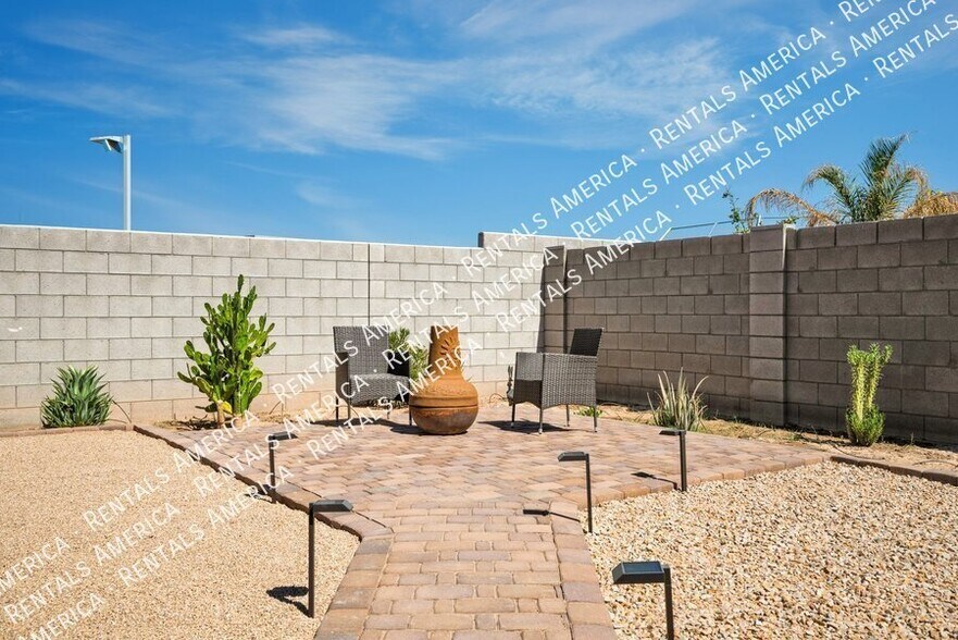Building Photo - 22700 E Arroyo Verde Dr