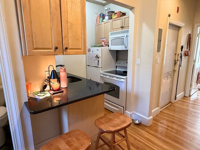 Primary Photo - 97 W Cedar St