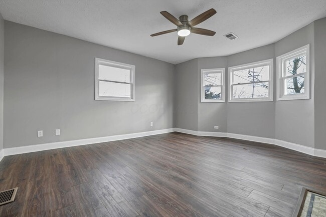 Building Photo - 2089 Lockbourne Rd