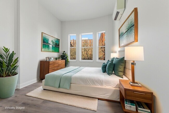 Building Photo - 19-25 Essex St