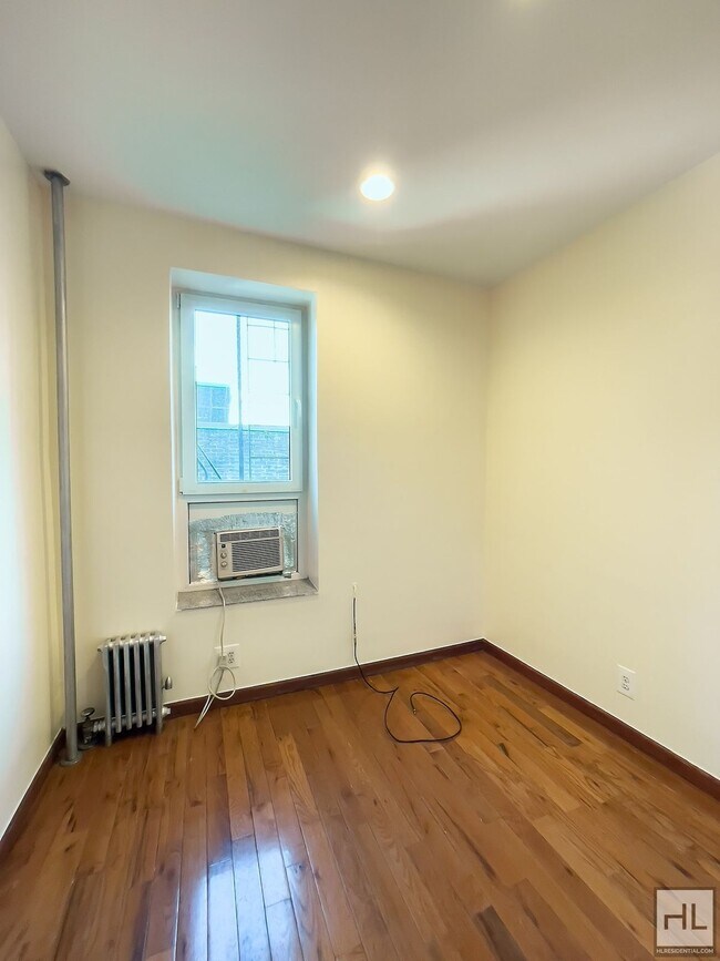 Building Photo - HURON STREET / Greenpoint Brooklyn / Spaci...