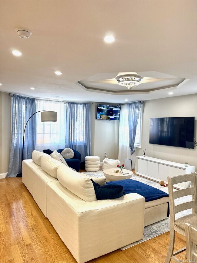 Building Photo - 249-10 139th Ave