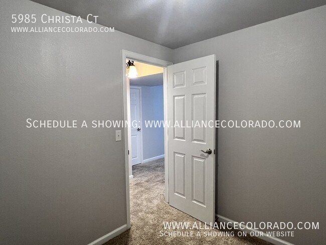 Building Photo - 5985 Christa Ct