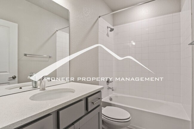 Building Photo - 4 bed, 3.5 bath home in Gold Hill Mesa with AC and 2 Car Garage