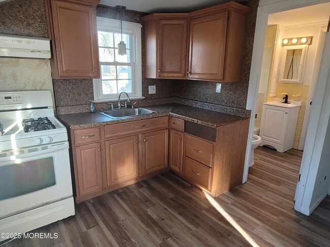 Building Photo - 19 Oak Terrace