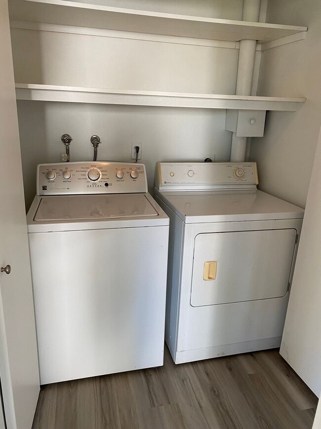 Building Photo - Single Story Duplex in Cardiff