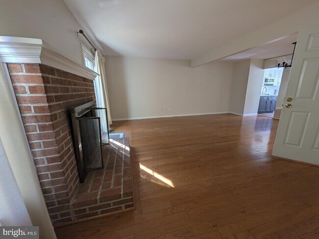 Building Photo - 8241 Clifton Farm Ct