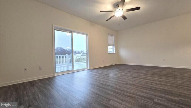 Building Photo - 115 Lexington Pl