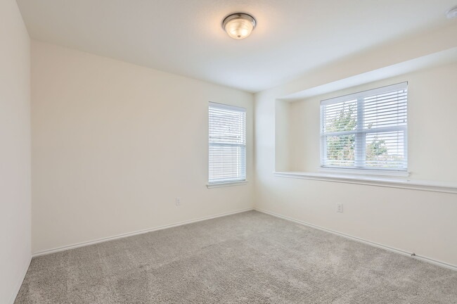 Building Photo - 14715 Bedstraw Dr