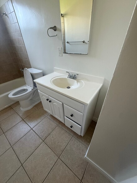 Building Photo - 1141 11th St