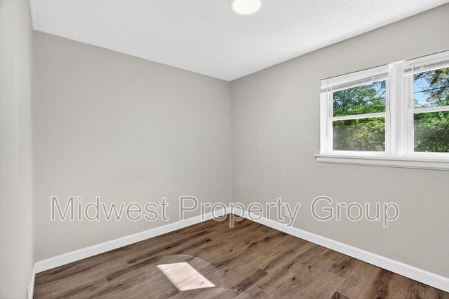 Building Photo - 7348 Lynn Ave