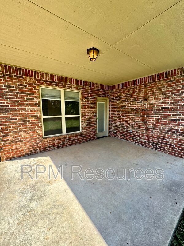 Building Photo - 3121 SW 136th Terrace