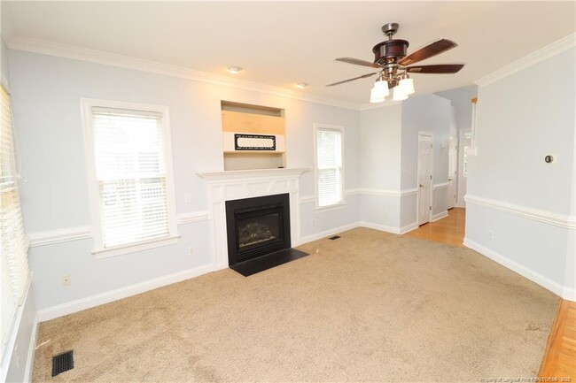 Building Photo - 203 Abbey Oak Ln