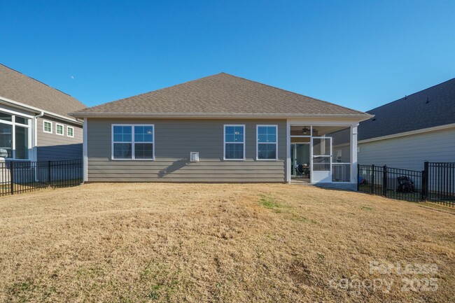 Building Photo - 758 Latrobe Dr