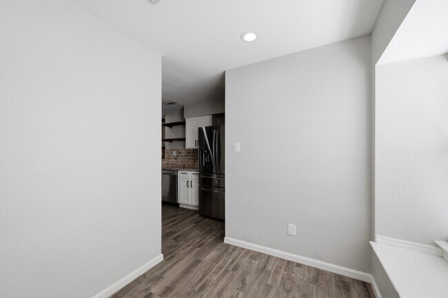 Building Photo - 1805 Whitebriar Dr