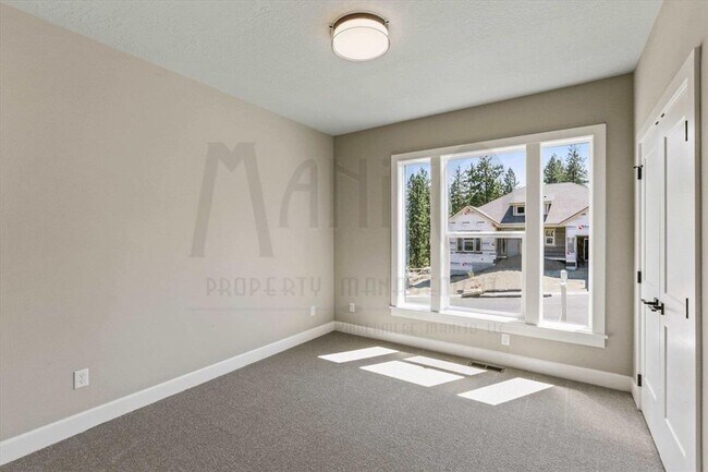 Building Photo - 5116 Scenic Ln