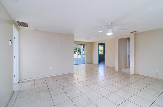 Building Photo - 8119 San Jacinto Ave