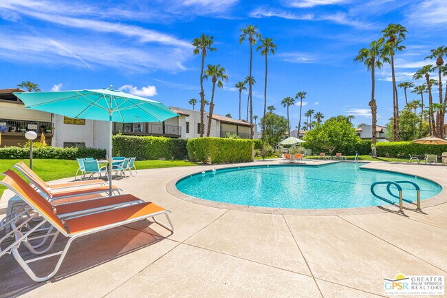 Building Photo - 2230 S Palm Canyon Dr