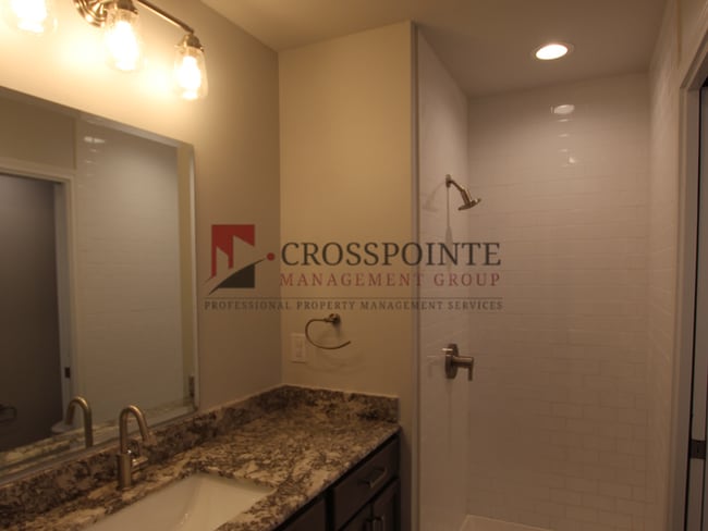 Building Photo - Stunning 2 Bed 2.5 Bath 1 Car Garage Townhome in Tyler!