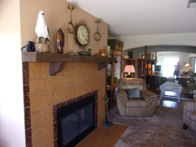 Building Photo - 1611 AZ-95