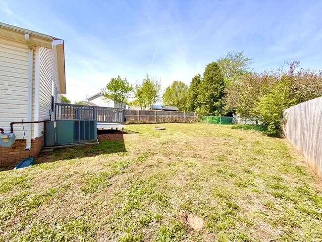 Building Photo - 1215 Marla Dr