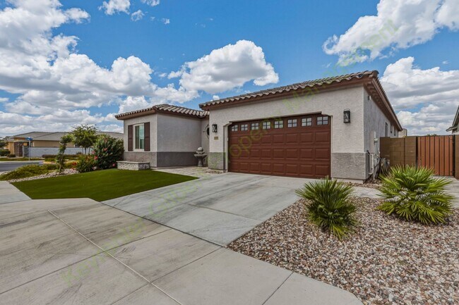 Building Photo - Stunning Gilbert Home Located in the Beautiful Belrose Gated Community!