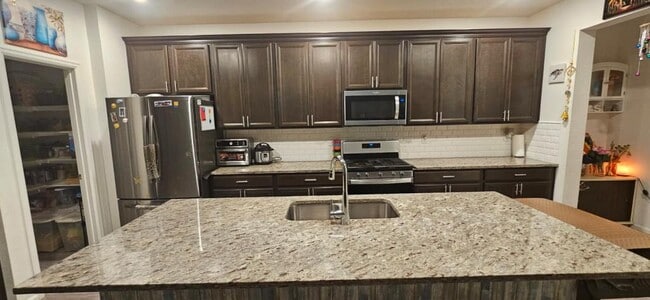 Building Photo - 17517 Booth Fls Wy