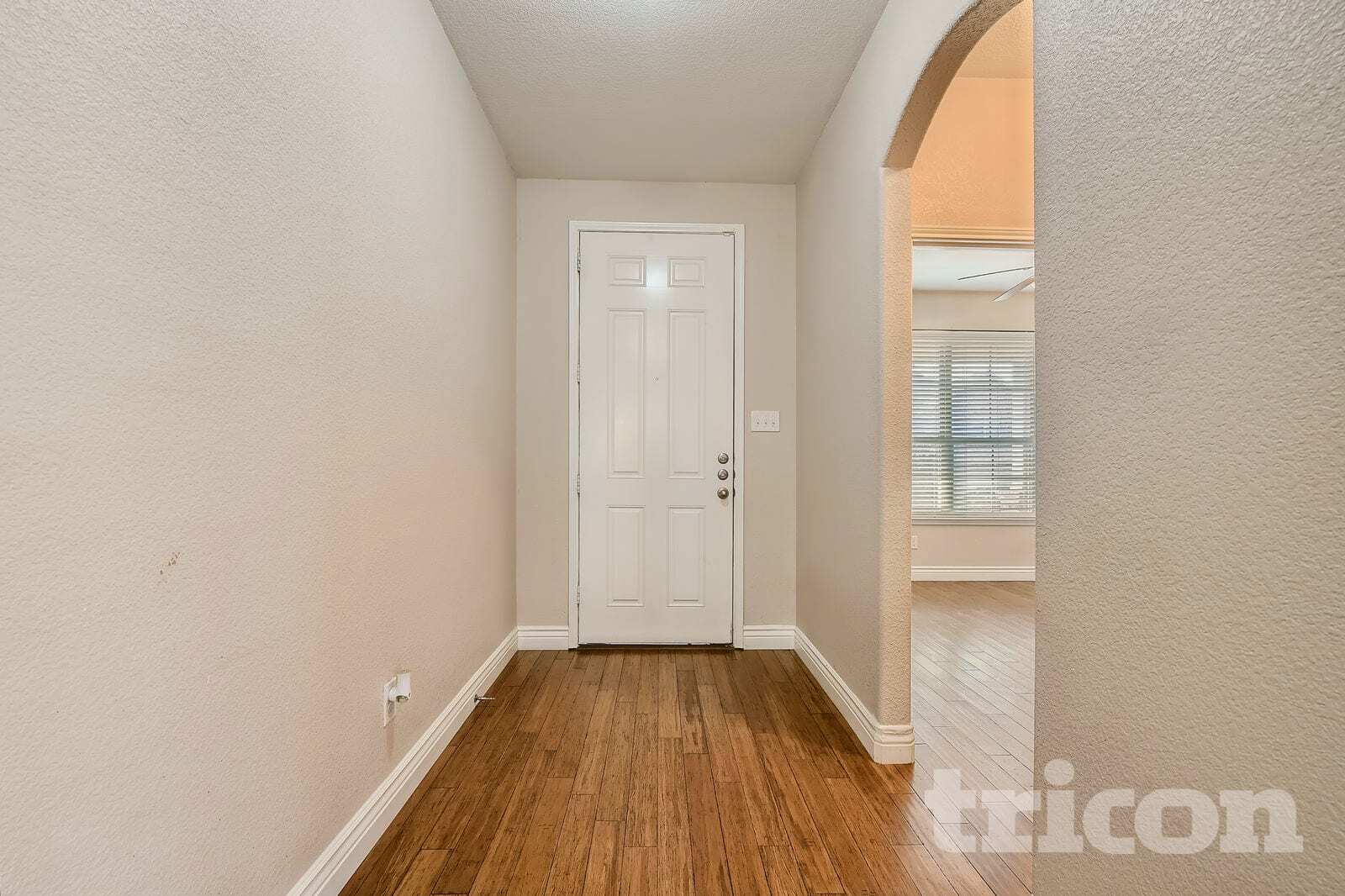 Building Photo - 1735 Oak Glen Dr