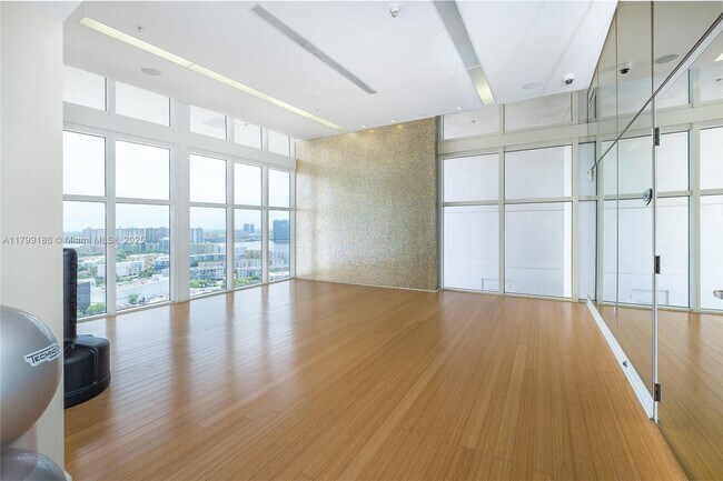 Building Photo - 18201 Collins Ave