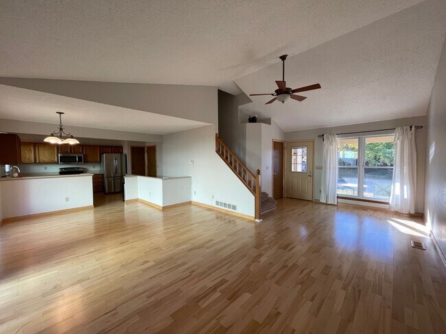 Building Photo - 1031 Mercury Dr