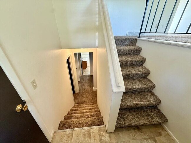 Building Photo - MOVE IN SPECIAL! $1,200 OFF FIRST FULL MONTH!!! 4 Bed, 2 Bath Single Family Home near City Park!