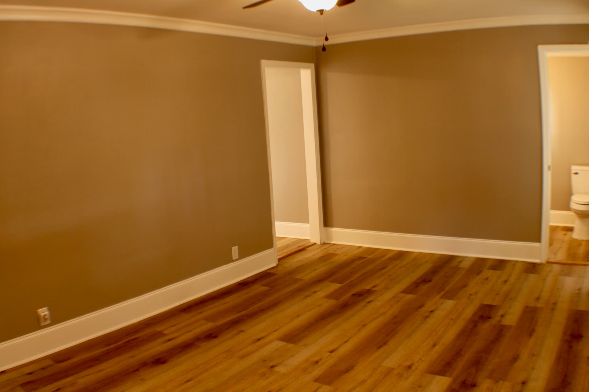 Living room/multi-purpose room with entrance into the kitchen - 311 Paris Mountain Ave