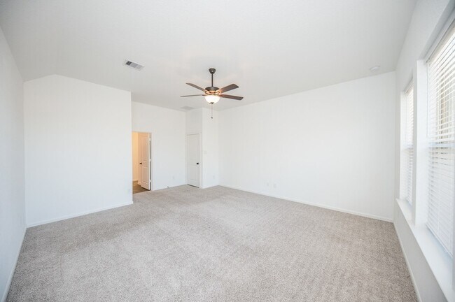 Building Photo - 42514 Summer Crst Rd