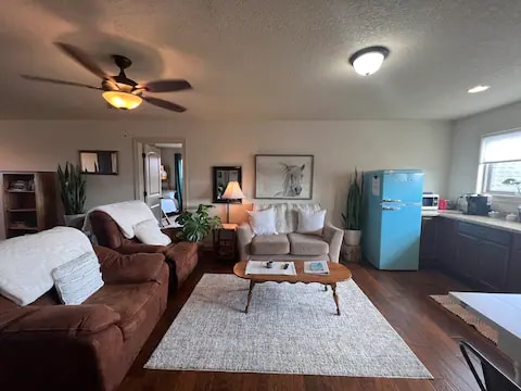 Building Photo - 1180 Mt Lebanon Rd