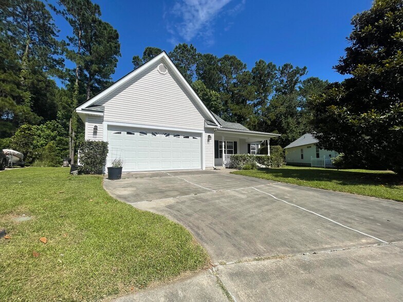 Building Photo - 412 Callie Dr