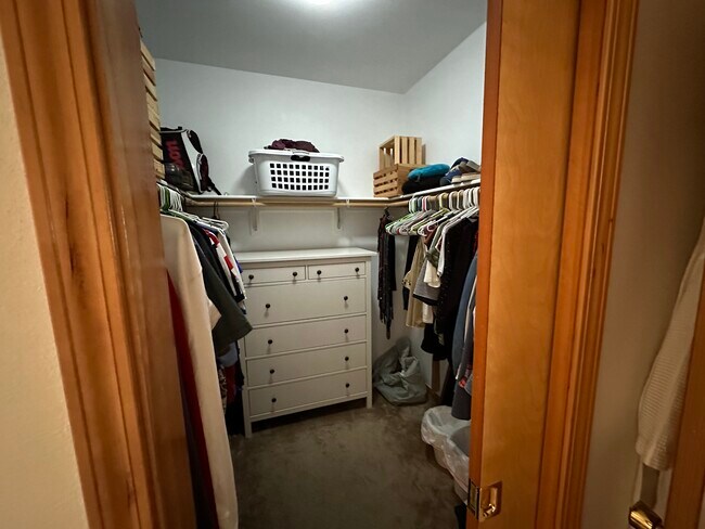 Walk In Master Closet - 401 S 82nd Ave